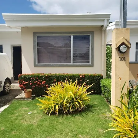 Casa De Playa Herradura Con Piscina Y Jacuzzi Puntarenas Exterior photo