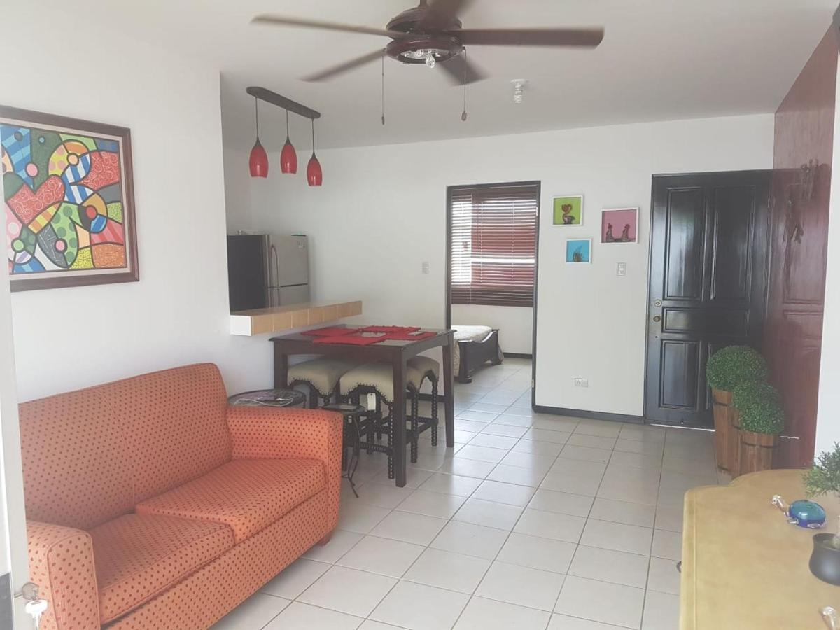 Hébergement de vacances Casa De Playa Herradura Con Piscina Y Jacuzzi Puntarenas